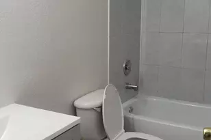 14040 NE 2nd Ave, Miami, FL 33161 - Photo 11