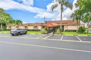 1010 Country Club Dr, Margate, FL 33063 - Photo 11