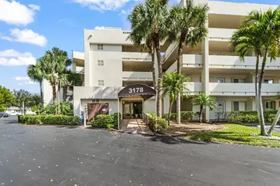 3178 Via Poinciana, Unit #315, Lake Worth, FL 33467 - Photo 3