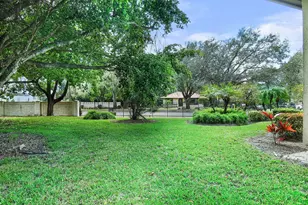 31 SW South River Dr Dr Unit, Stuart, FL 34997 - Photo 9