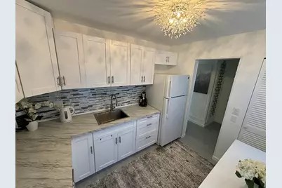 1000 NE 14th Avenue, Unit #306, Hallandale Beach, FL 33009 - Photo 5