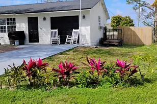 1562 SW Curry St, Port Saint Lucie, FL 34983 - Photo 5