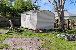 1562 SW Curry St, Port Saint Lucie, FL 34983 - Photo 37