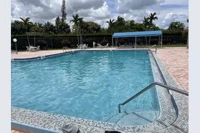 225 Bonnie Boulevard, Unit #211, Palm Springs, FL 33461 - Photo 23