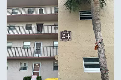 225 Bonnie Boulevard, Unit #211, Palm Springs, FL 33461 - Photo 3