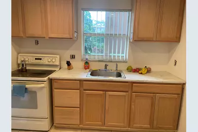 225 Bonnie Boulevard, Unit #211, Palm Springs, FL 33461 - Photo 7