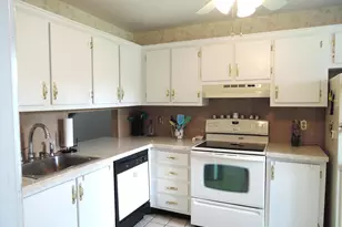 944 Savannas Point Dr #B, Fort Pierce, FL 34982 - Photo 3