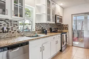 8761 Echo Ln, Boca Raton, FL 33496 - Photo 3