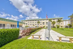 806 SE 7th St, Deerfield Beach, FL 33441 - Photo 3