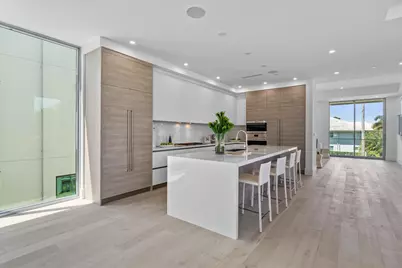 1070 Del Harbour Drive, Delray Beach, FL 33483 - Photo 9