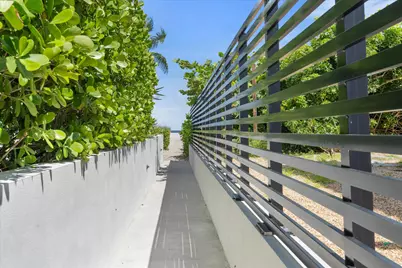 1070 Del Harbour Drive, Delray Beach, FL 33483 - Photo 51