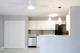 631 Executive Center Dr, West Palm Beach, FL 33401 - Photo 9