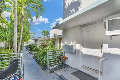 8430 Byron Avenue, Miami Beach, FL 33141 - Photo 7