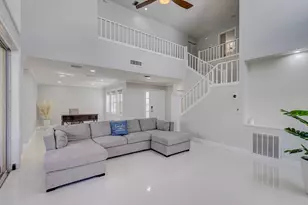 17 Selby Ln, Palm Beach Gardens, FL 33418 - Photo 13