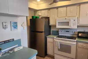 18081 SE Country Club Dr, Jupiter, FL 33469 - Photo 3