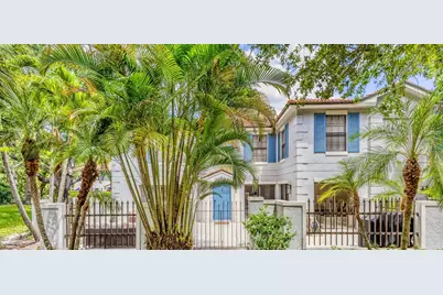 355 Prestwick Circle, Unit #4, Palm Beach Gardens, FL 33418 - Photo 1