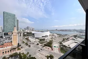 398 NE 5th St, Miami, FL 33132 - Photo 25