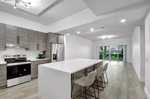 1640 Presidential Way, West Palm Beach, FL 33401 - Photo 5