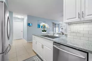 1106 Hyacinth Pl, Wellington, FL 33414 - Photo 15