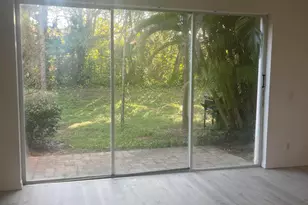 865 Pipers Cay Dr, West Palm Beach, FL 33415 - Photo 9