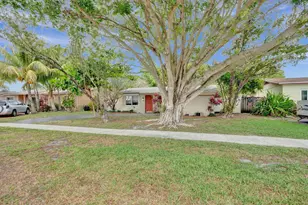 7697 S Forest Blvd, North Lauderdale, FL 33068 - Photo 5