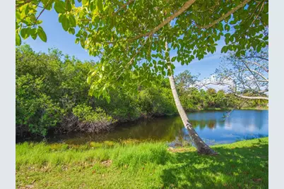 521 NE Sapphire Lane, Jensen Beach, FL 34957 - Photo 19