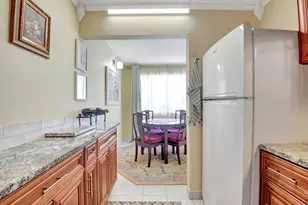 400 Village Green Cir W, Palm Springs, FL 33461 - Photo 9