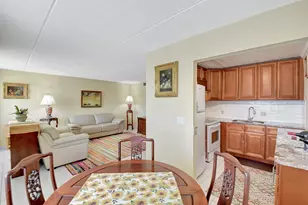 400 Village Green Cir W, Palm Springs, FL 33461 - Photo 7