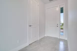 388 SW Vista Lake Dr, Port Saint Lucie, FL 34953 - Photo 5