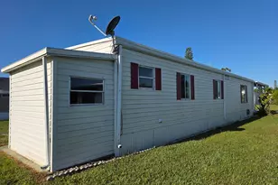 8 Del Sol, Port Saint Lucie, FL 34952 - Photo 3