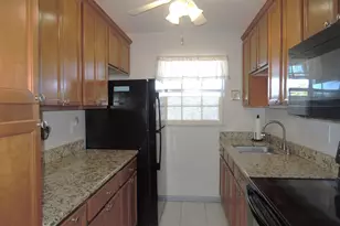 211 Manatee Ln, Fort Pierce, FL 34982 - Photo 3