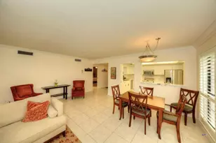 479 Brackenwood Ln N, Palm Beach Gardens, FL 33418 - Photo 9