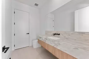 880 NE 3rd Ave, Boca Raton, FL 33432 - Photo 29