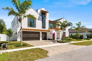 880 NE 3rd Ave, Boca Raton, FL 33432 - Photo 3