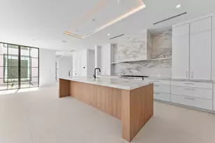 880 NE 3rd Ave, Boca Raton, FL 33432 - Photo 13