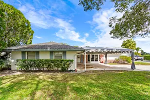 4705 Holly Dr, Palm Beach Gardens, FL 33418 - Photo 3