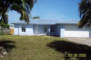 2805 SE Carroll St, Stuart, FL 34997 - Photo 1