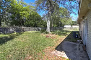 607 Hollywood Blvd E, Mary Esther, FL 32569 - Photo 33