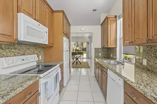 199 E Tall Oaks Cir, Palm Beach Gardens, FL 33410 - Photo 9