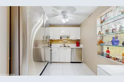 310 Burgundy G, Delray Beach, FL 33484 - Photo 9