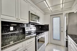 3600 N Ocean Dr, Singer Island, FL 33404 - Photo 17