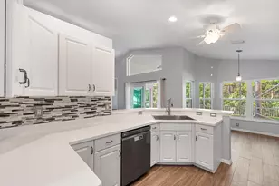 8045 SE Morningwood Pl, Hobe Sound, FL 33455 - Photo 7