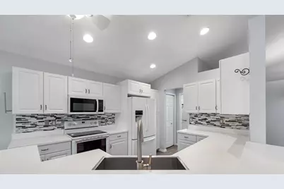 8045 SE Morningwood Place, Hobe Sound, FL 33455 - Photo 5