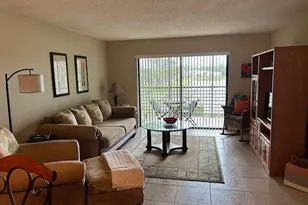 140 Lake Nancy Ln, West Palm Beach, FL 33411 - Photo 5