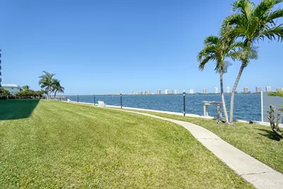 801 Lake Shore Drive, Unit #112, Lake Park, FL 33403 - Photo 23