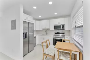 340 NW 19th St, Boca Raton, FL 33432 - Photo 1