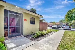 312 Meadows Dr, Boynton Beach, FL 33436 - Photo 3