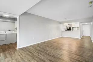 3710 Whitehall Dr, West Palm Beach, FL 33401 - Photo 9