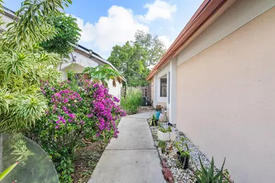 904 Magniola Avenue, North Lauderdale, FL 33068 - Photo 3