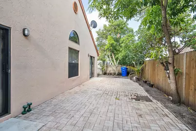 904 Magniola Avenue, North Lauderdale, FL 33068 - Photo 29